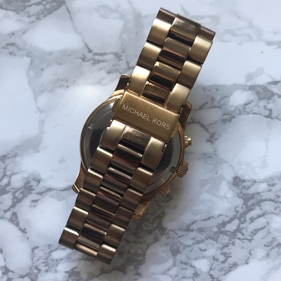 Michael Kors Runway Rose Gold Watch - Picture 5 of 7